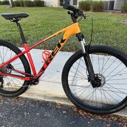 Trek Marlin 7 2 Gen 