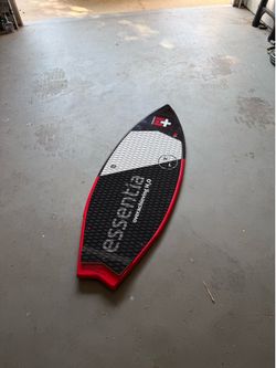 Essentia "Overachieving H2O" wakesurf board