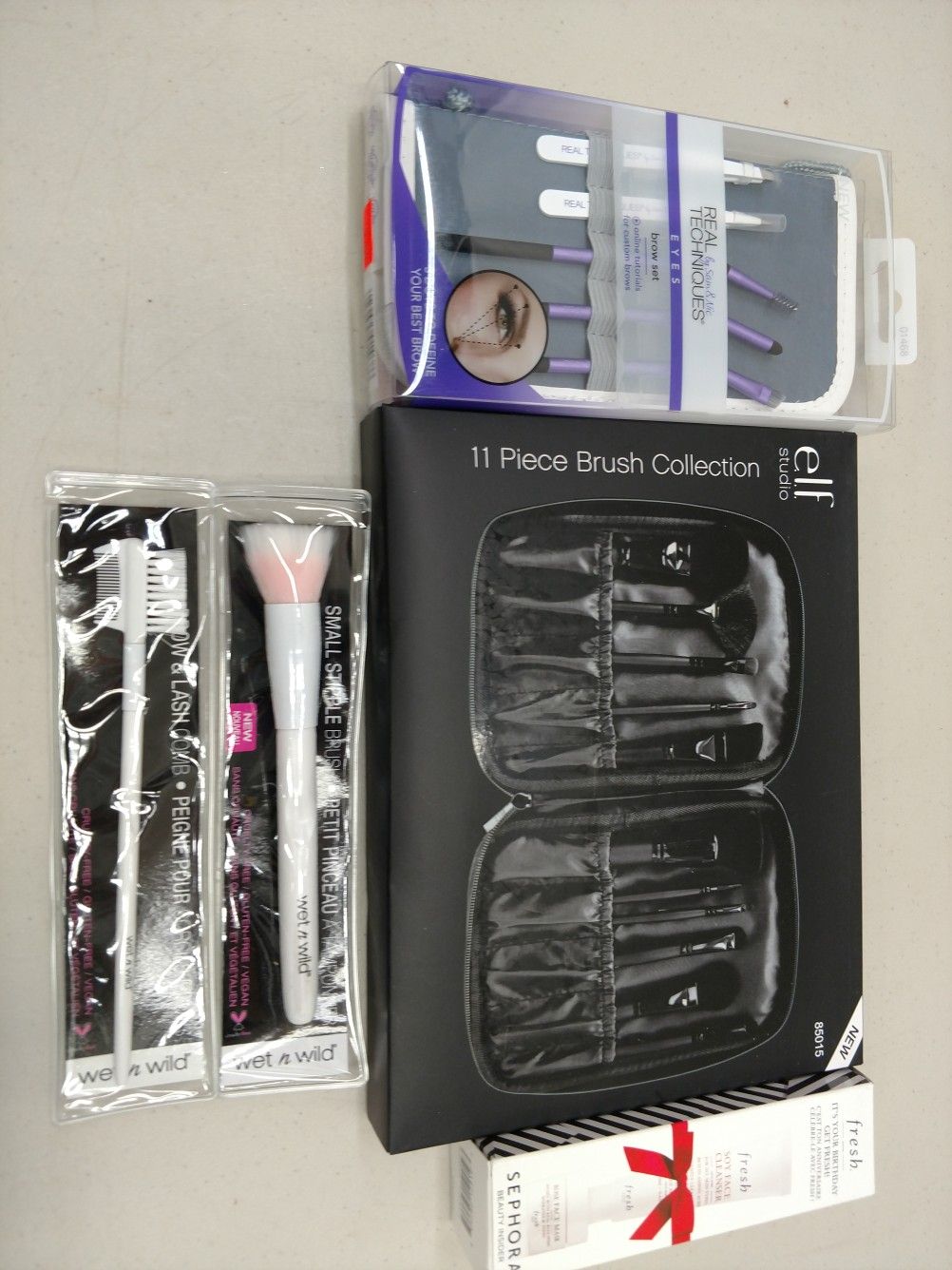 Cosmetic makeup brush bundle NEW!