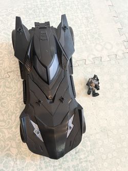 Batman Batmobile With Figurine