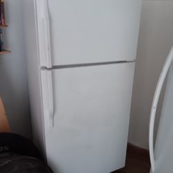 Frost Free Refrigerator