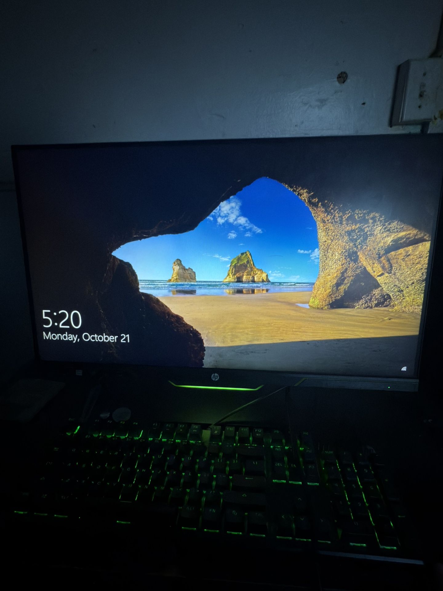 Selling My HP Gaming Pc And Monitor For $350