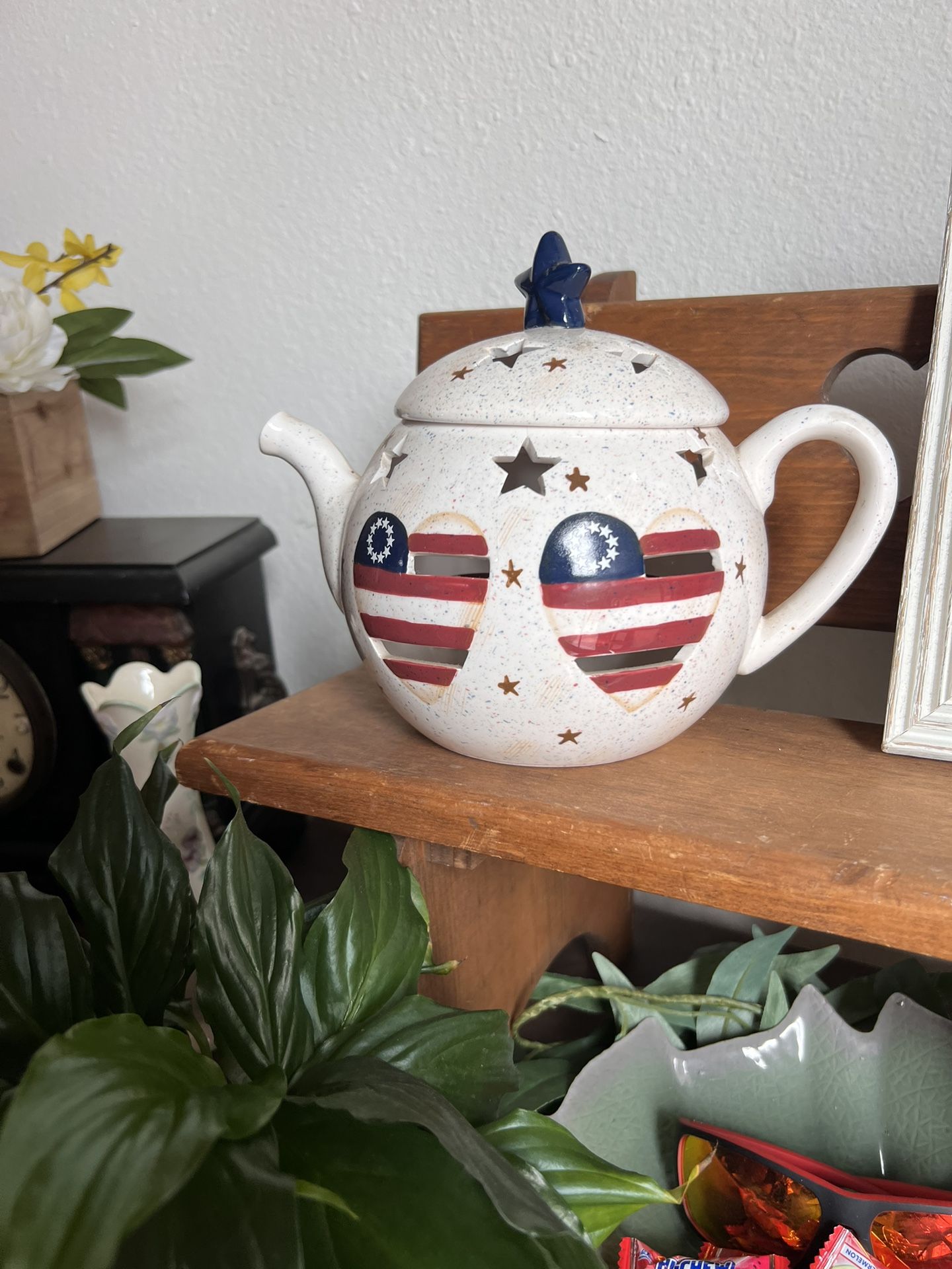 Patriotic Candle Holder Ceramic Teapot w /Lid