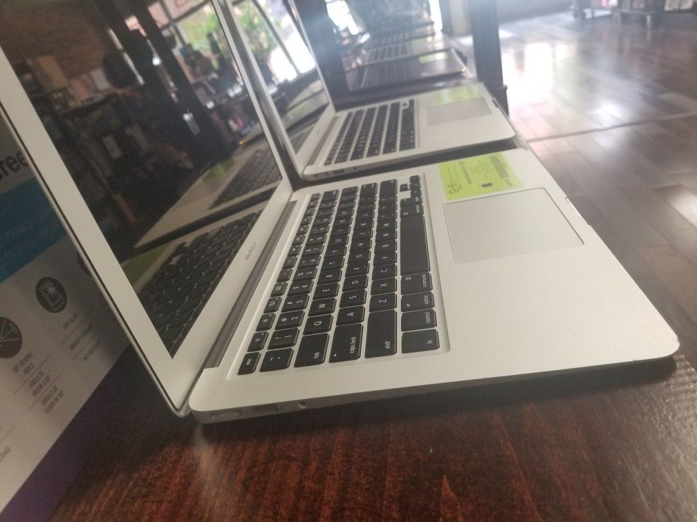 2015 Apple MacBook Air i5 4GB RAM 256GB SDD Webcam WiFi Bluetooth