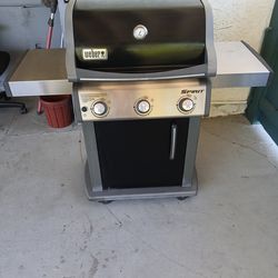 BBQ GIRL BY Weber Super Clean in excellent condition