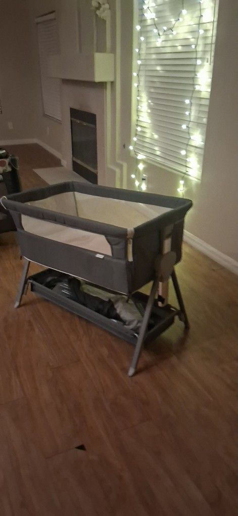 Bassinet/Newborn