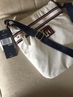 Tommy shoulder bag