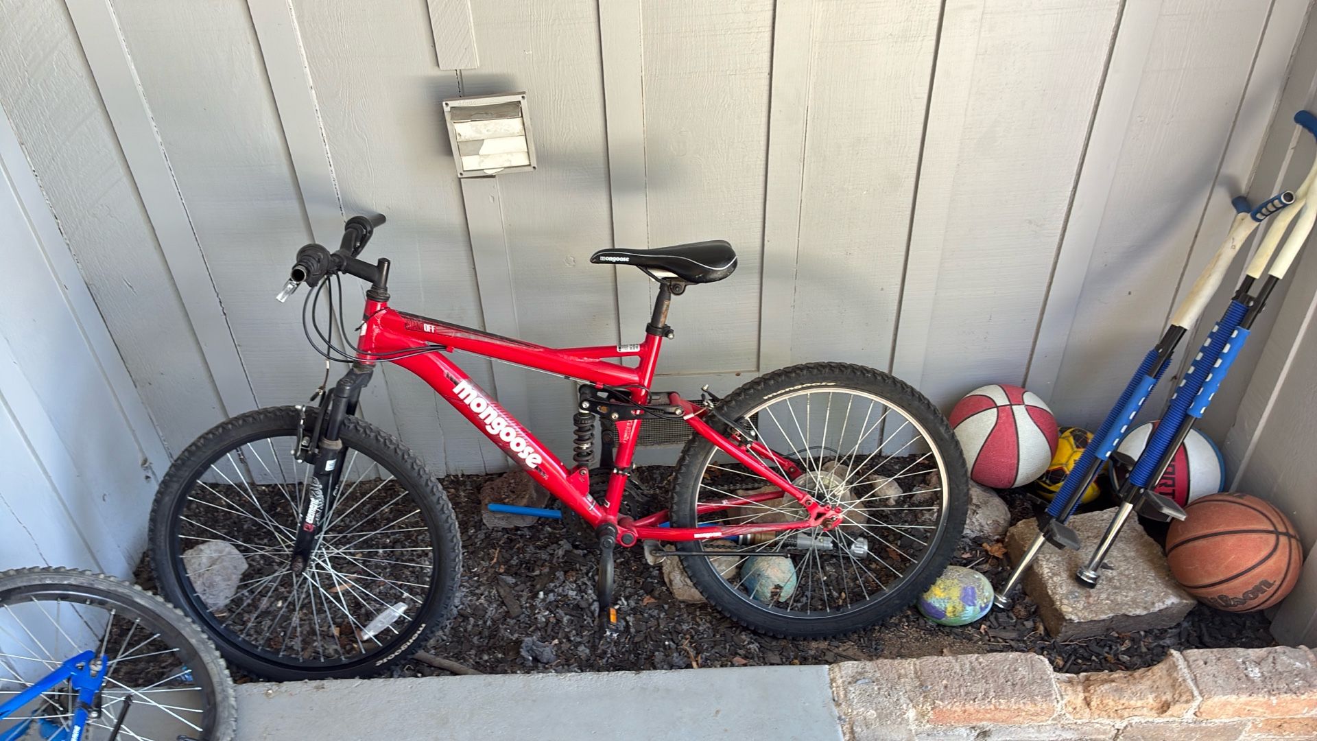 Mongoose Mountain Bike 24 Inch