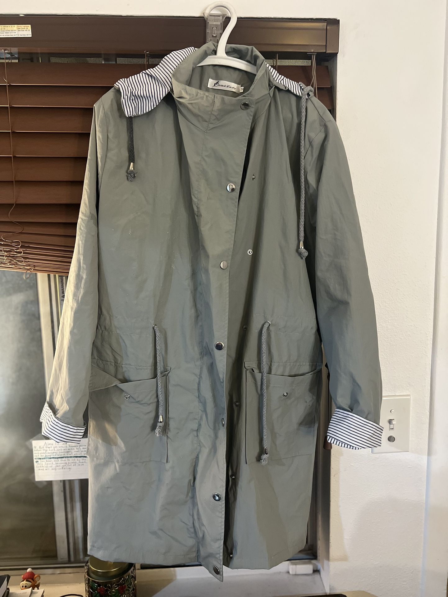 Women’s Rain Shell Medium Trench coat $20