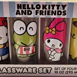 Set of 4 Hello Kitty & Friends Glassware Set 10 oz