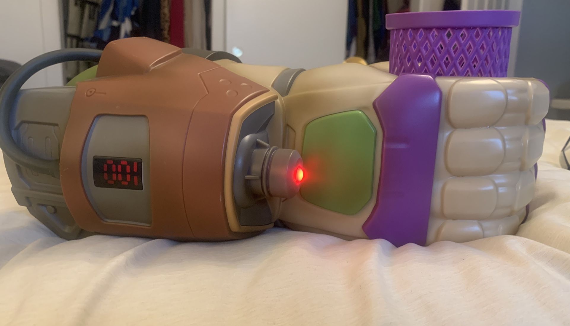 Disneyland Buzz Light year Souvenir Arm Hand With Cup