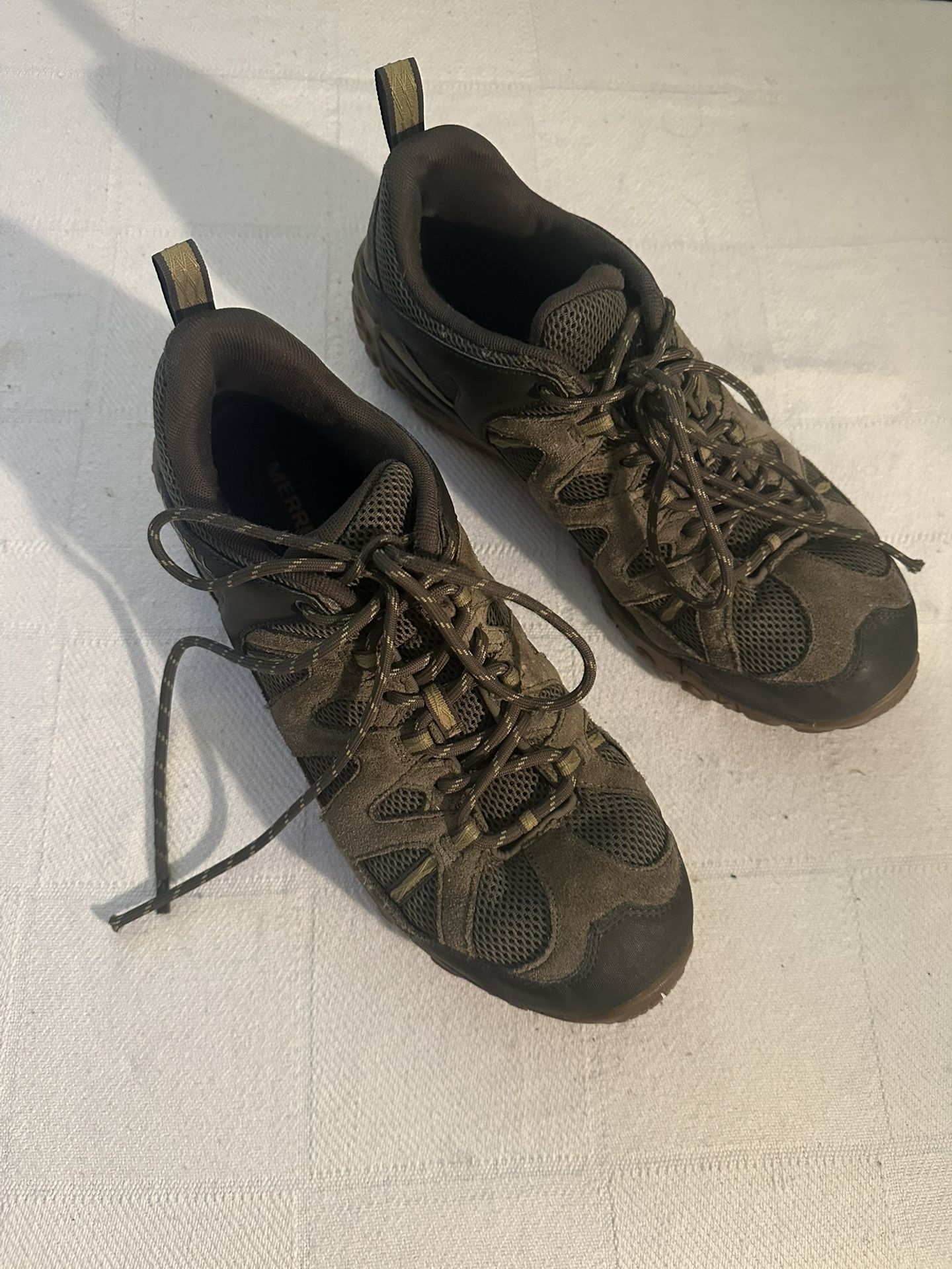 Men’s 11 Merrell Hiking Boots - Barely Worn