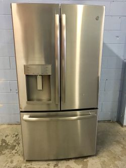 New GE Stainless Steel French Door Refrigerator Scratch & Dent