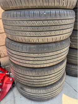 215/55r17 Kuhmo tires en excelentes condiciones de vida las 4