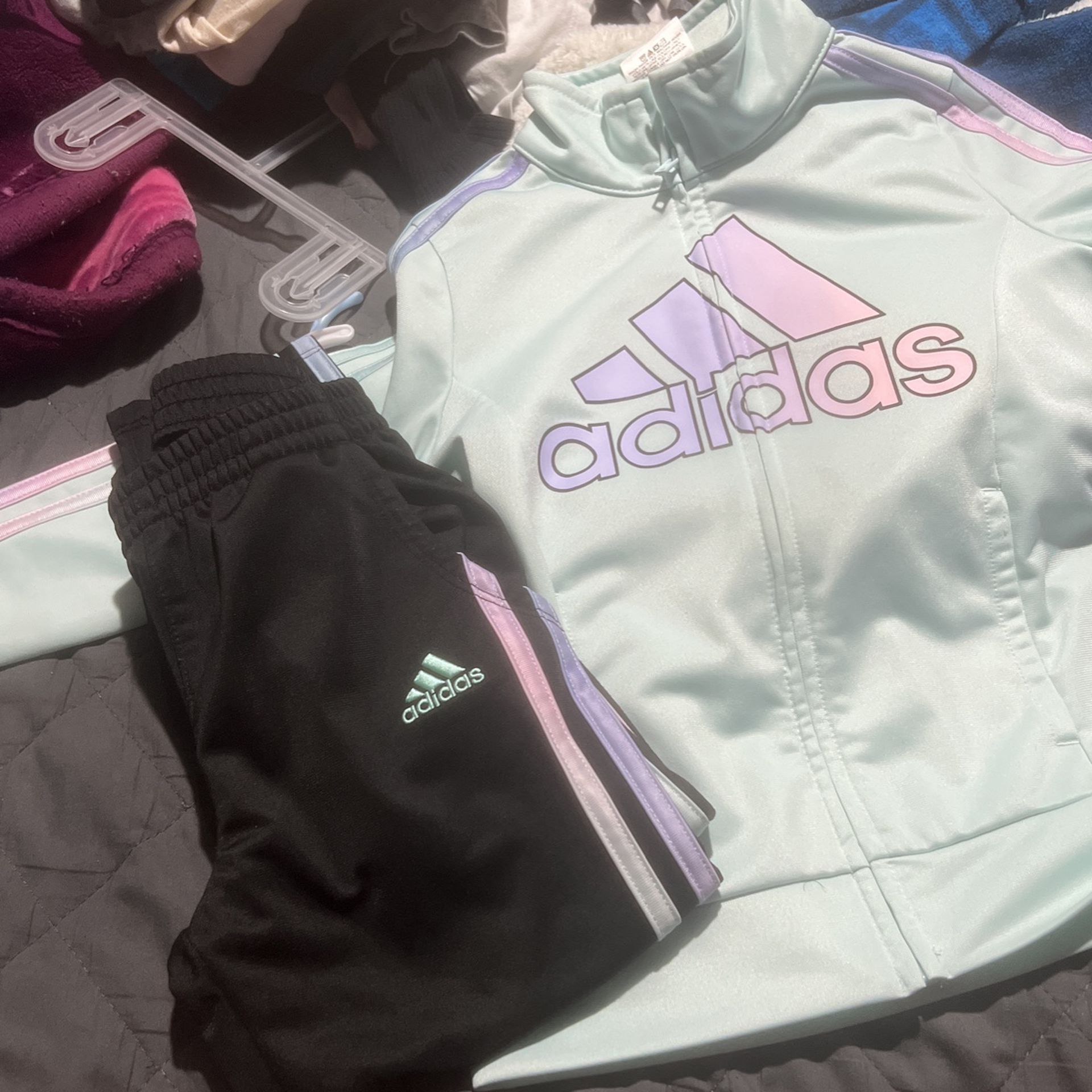 ADIDAS CLOTHING GIRLS for Sale Salem, OR - OfferUp