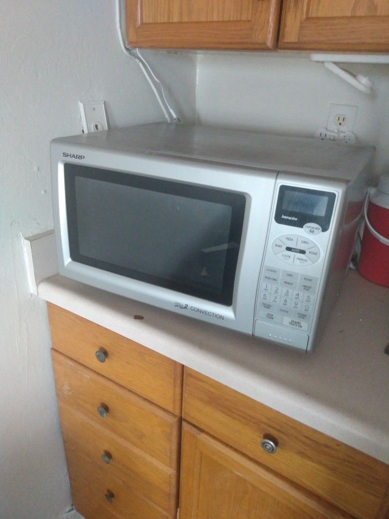 . Sharp R-820JS 0.9 cu. ft. Grill 2 Convection Microwave
