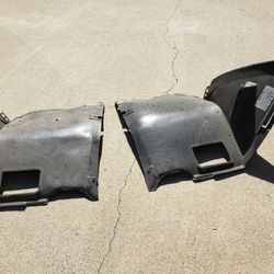 325i 525i front inner fender wheel well covers  new never installed