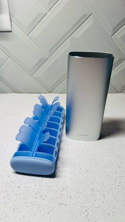 Pill organizer with aluminium casing and cover