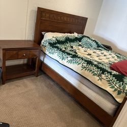 Queen Size Bedroom Set. Queen Frame, Dresser, and Nightstand.