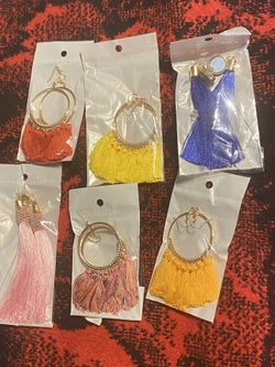 Aretes a 5 dólares el par
