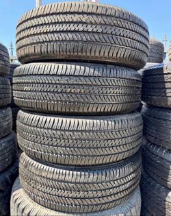 245/55/18 Bridgestone vendo un set de llantas usadas excelente condiciones de vida las 4 ✅🤩I am selling a set of used tires, all 4 in excellent livin