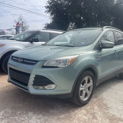 2013 Ford Escape!! Todos Son Bienvenidos 