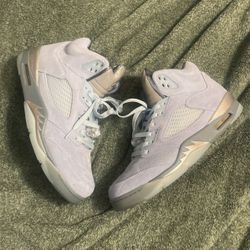 Women’s Jordan 5 Blue birds Size 12 (10.5 Mens)