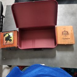 Vintage Wooden Cigar Box Bundle And Carrying Case