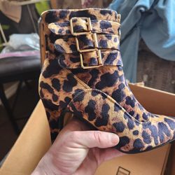 Brand New Size 5.5.