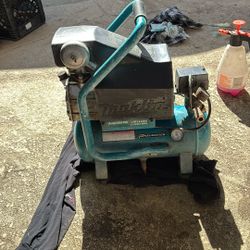 Makita  Compresor 2.6 Gallons 