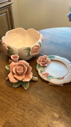 Porcelain rose ceramic items set