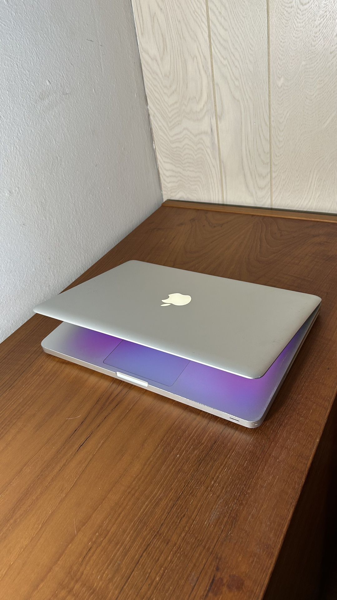 Apple MacBook Pro 13” I5/8GB/256GB SSD $150