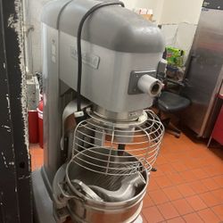 The Hobart Legacy HL600 