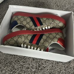 Womens Gucci sneakers 