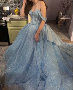 Moda 2000 Quinceañera Dress