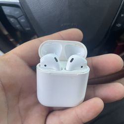2 Pair Of Apple Air Pods 