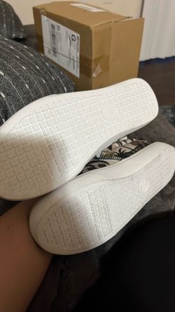 Shoes  size 5