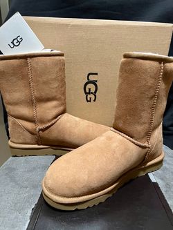 UGG Woman’s classic short ll size 7 chestnut