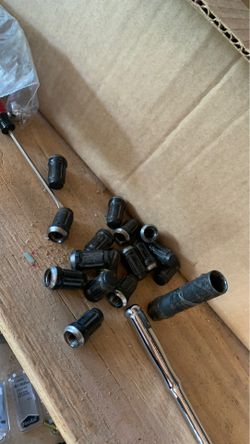 miata lug nuts w lock