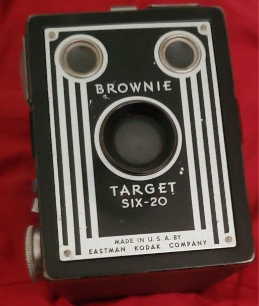 ORIGINAL VINTAGE KODAK TARGET SIX-20 BOX CAMERA