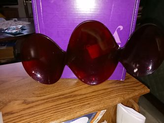 Burgundy red triple serving dish or. Made of plexter glass no scrape or scratches just look like that from lightbreakable