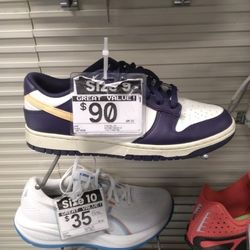 Nike Dunks 
