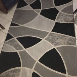 30 By 40 Grey And Black Rug