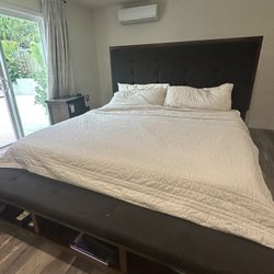 🔥 Full Cal King Bedroom Set – Bed + Mattress + 2 Nightstands + Lamp – ONLY $400! (Del Cerro, San Diego) 🔥