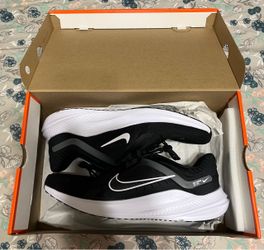 Nike Running Sneakers Black and White cash local purchase only!