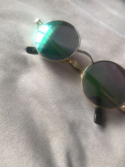 Round sunglasses