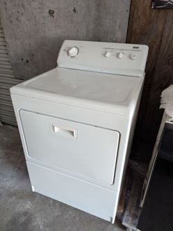 Dryer Kenmore . KING SIZE CAPACITY . DELIVERY AVAILABLE.