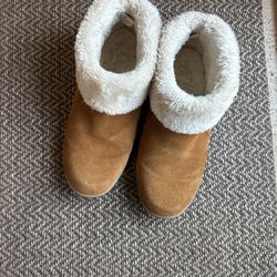 Minnetonka New Conditions Super Warm And Cozy Size 7 