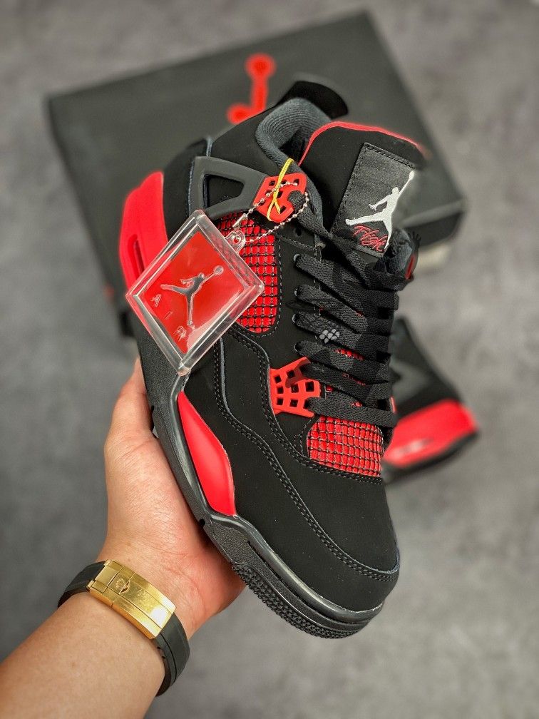Jordan 4 Retro Red Thunder Never Used