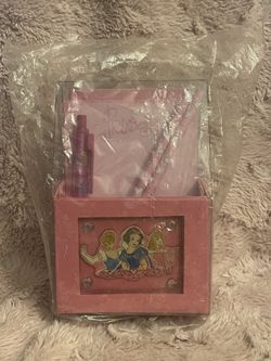 Disneyland Princesses Desk Cady New